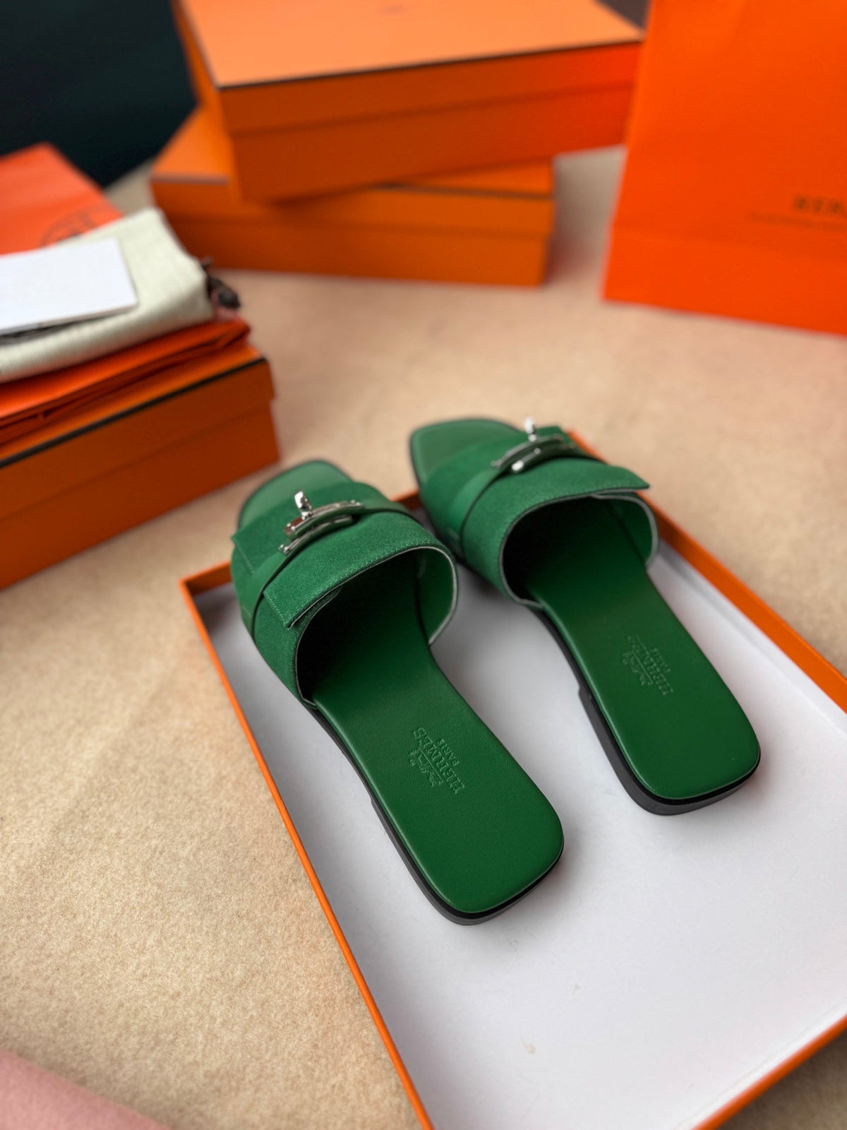 HERMES 0RAN SANDALS IN EMERALD GREEN CALFSKIN